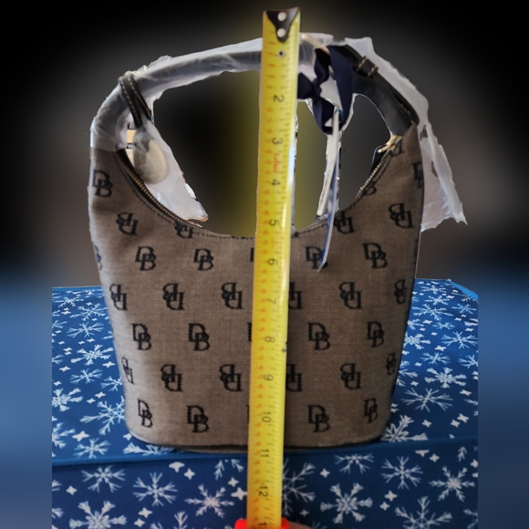 **Dooney & Bourke Classic Bucket Bag NWT - Picture 10 of 10